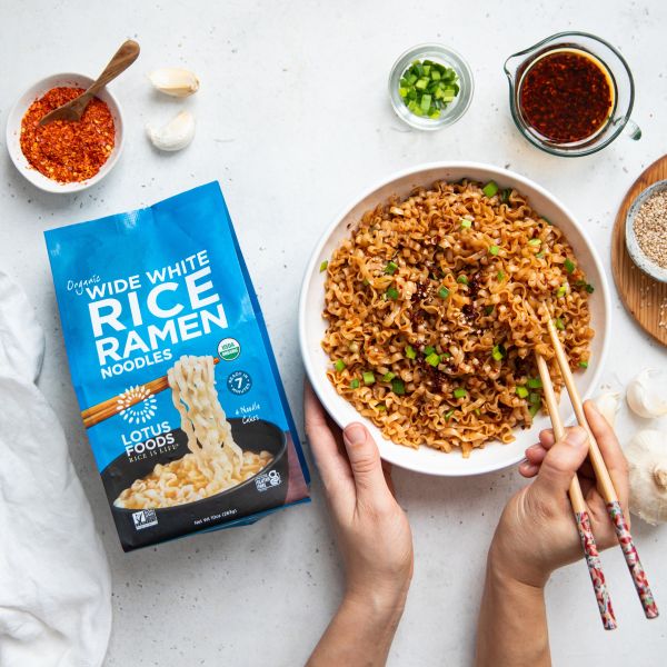 Garlic Chili Oil Noodles – Lotus Foods